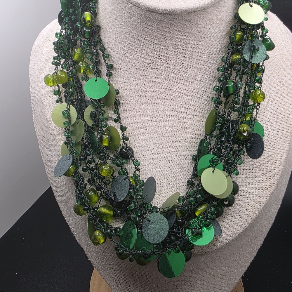 Elegant Green Beaded Necklace (1605)